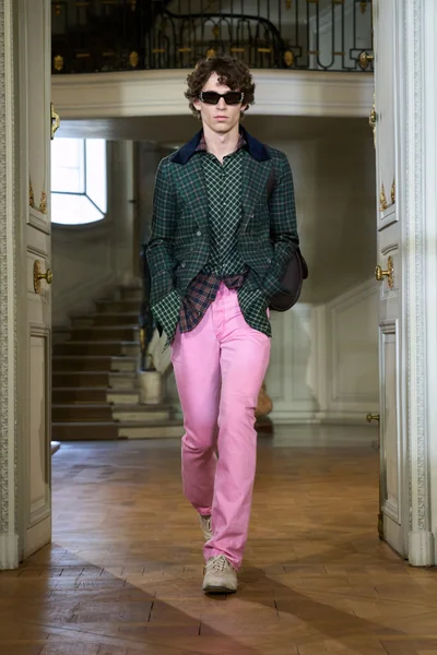 Look 50